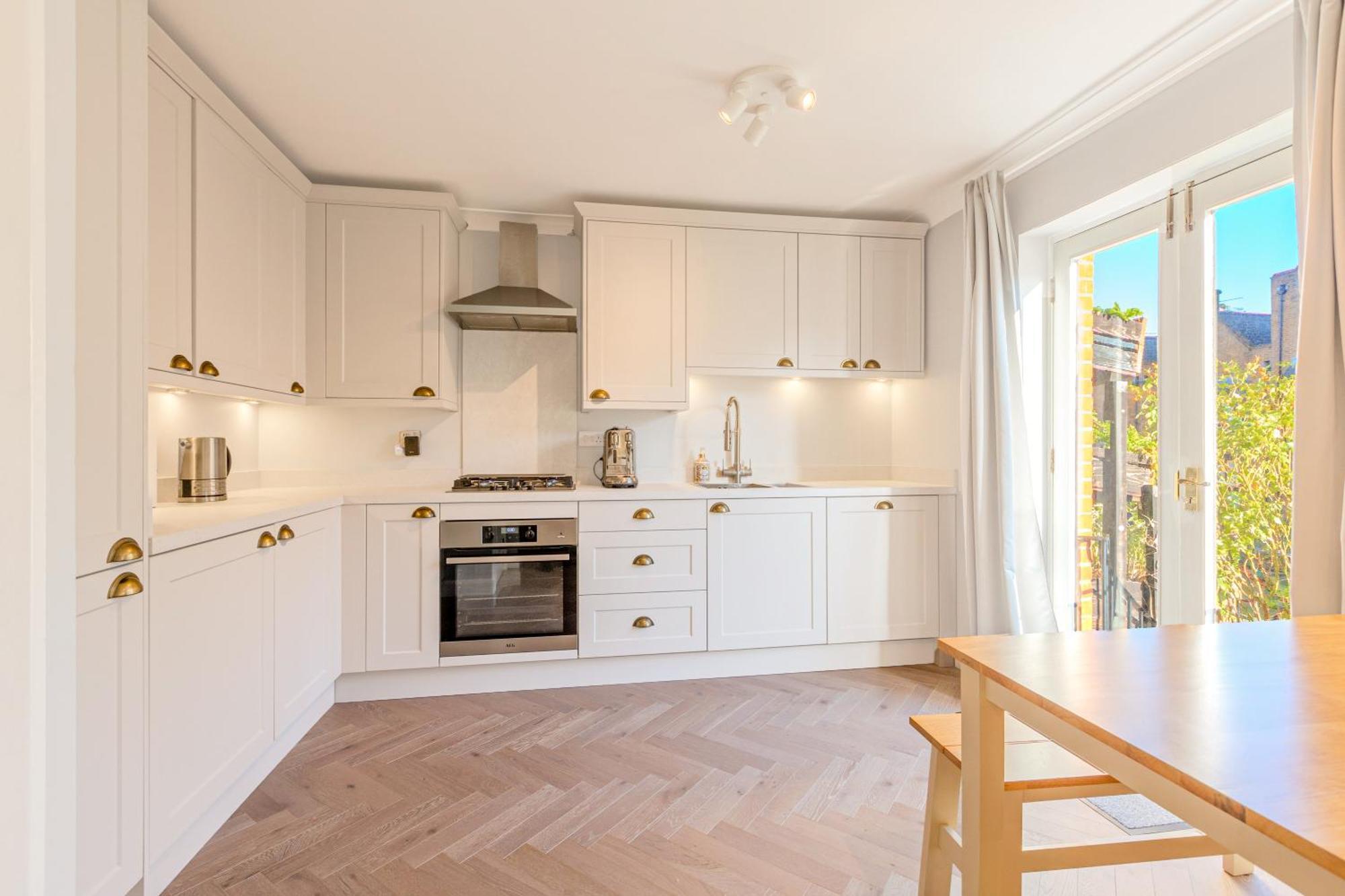 4br 4-floor House, W Patio, 10 Min Wapping Station Londra