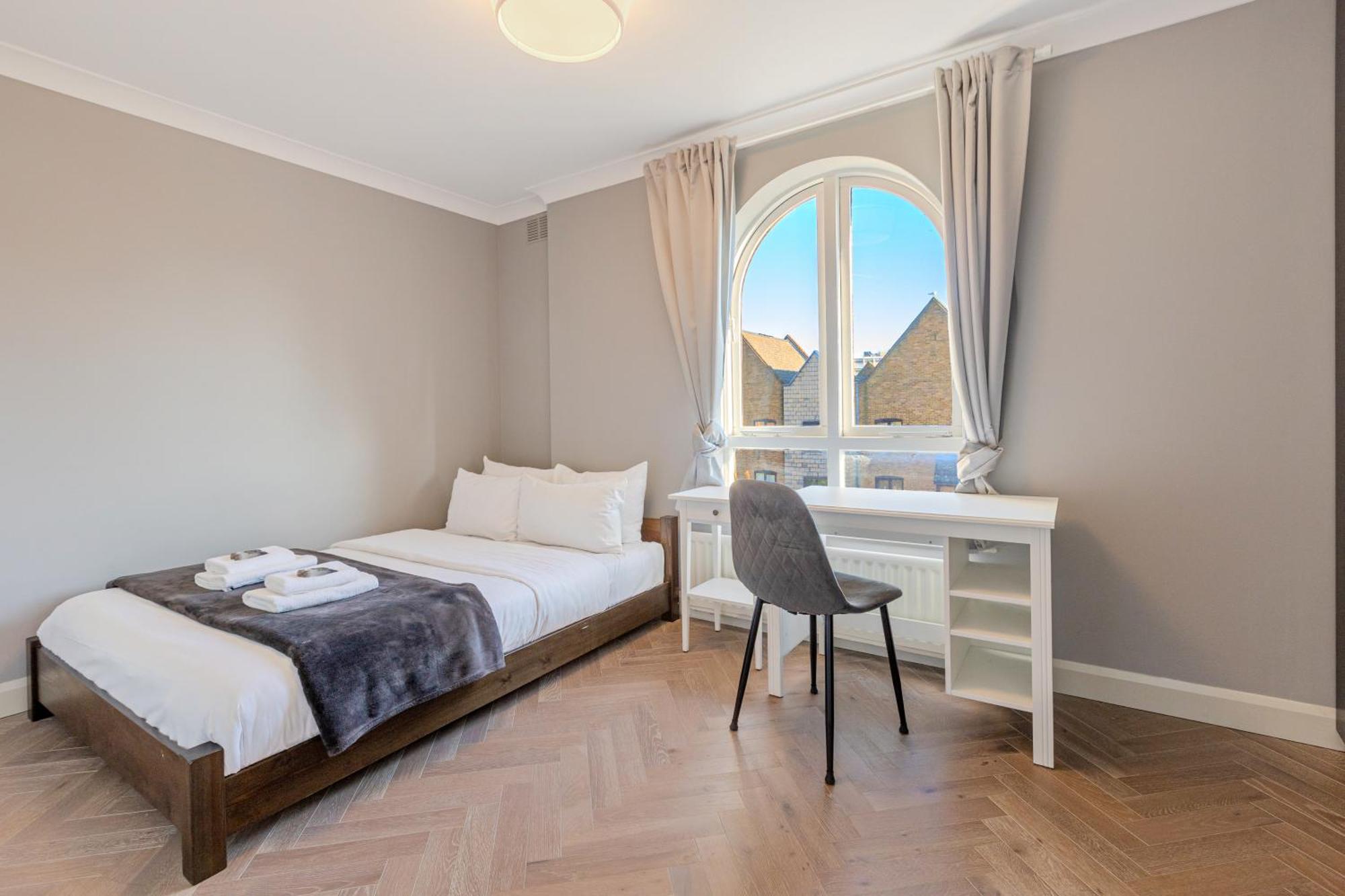 4br 4-floor House, W Patio, 10 Min Wapping Station Appartamento *
