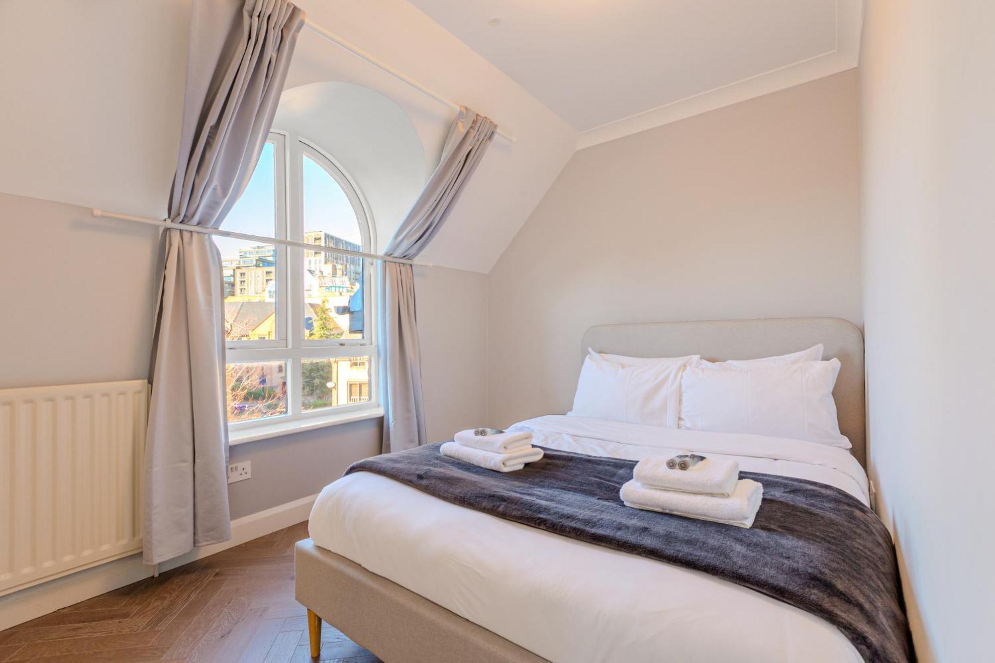 Appartamento 4br 4-floor House, W Patio, 10 Min Wapping Station *